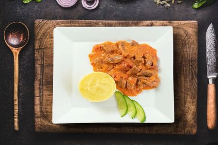 Бефстроганов из говядины с гарниром