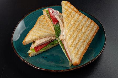 Сэндвич Цезарь с цыплёнком