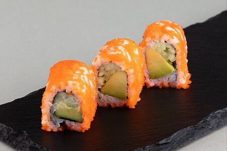 Ролл Калифорния с авокадо