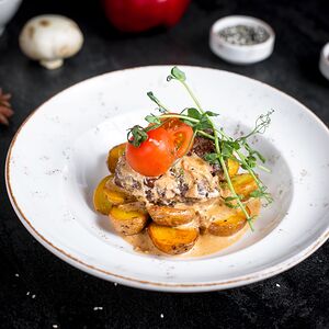 Стейк Пеппер с бэби картофелем