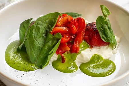 Запечённые томаты и перцы со страчателлой