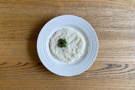 Рисовая каша на молоке со сливочным маслом