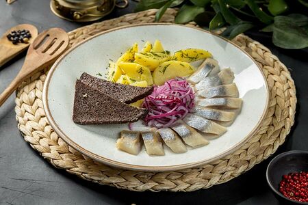 Сельдь с картофелем