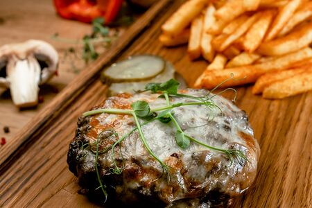 Говяжий бифштекс