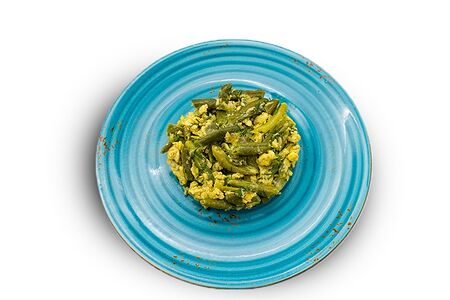 Фасоль зеленая с яйцом