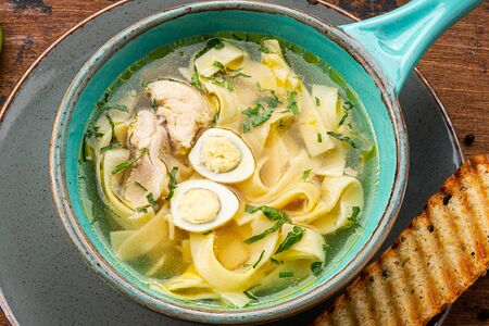 Куриный суп с лапшой