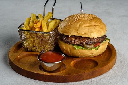 Бургер с говядиной