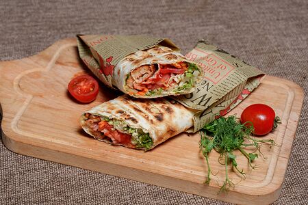 Люля из курицы в лаваше