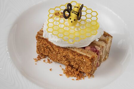 Медовик с кремом из ряженки