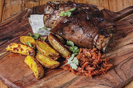 Рулька на компанию