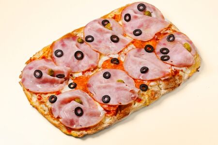 Римская пицца Мясное ассорти