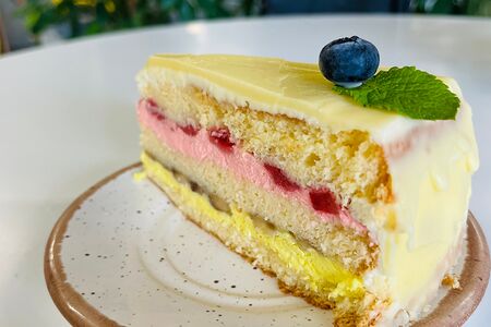 Бананово-клубничный торт