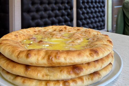 Осетинский пирог с картофелем и сыром маленький