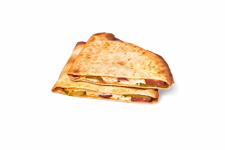 Кесадилья с колбасками из говядины