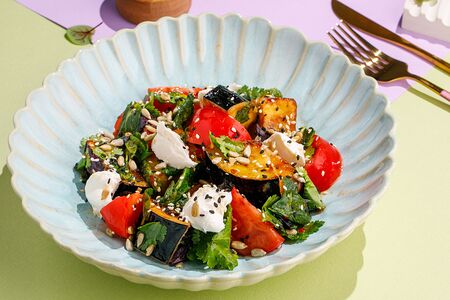 Салат с хрустящими баклажанами 