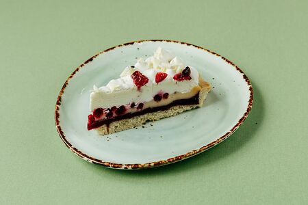 Торт Брусничный