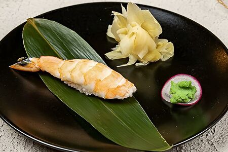 Суши с тигровой креветкой