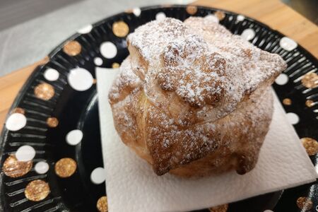 Яблоко в творожном тесте