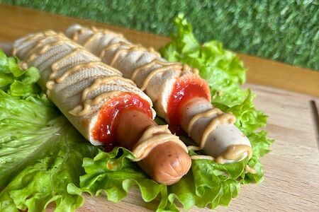 Хот-дог французский с куриной колбаской халяль