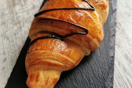 Круассан с шоколадом