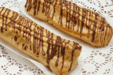 Эклер со сливочным кремом 