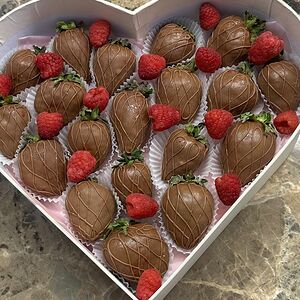 Клубника в шоколаде Сердце ll