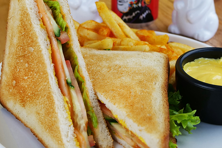 Клаб-сэндвич с семгой