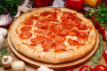 Пепперони классическая на пышном тесте