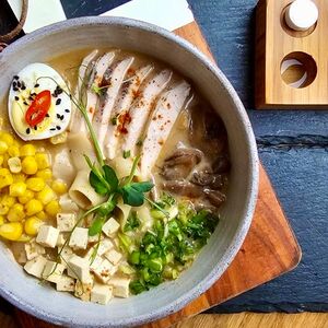 Кунжутный рамен с цыпленком 