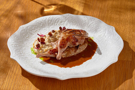 Перепелка с ризотто из кедрового ореха