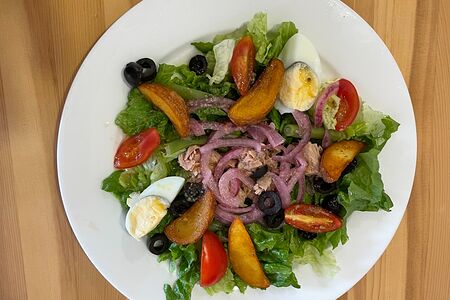 Салат с тунцом