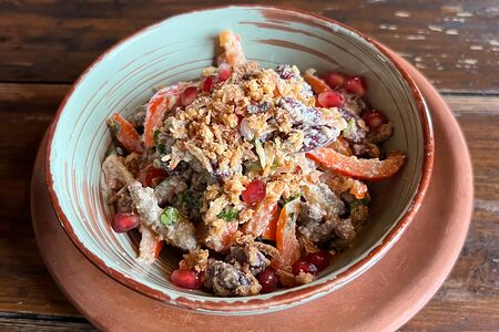 Салат Тбилисо с говядиной и фасолью