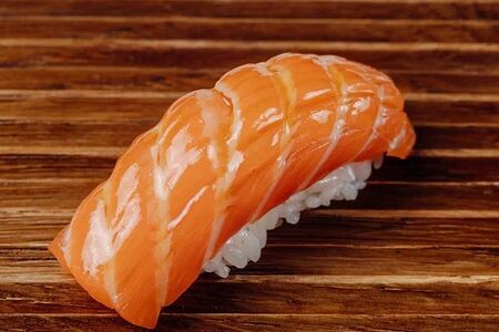 Суши Лосось