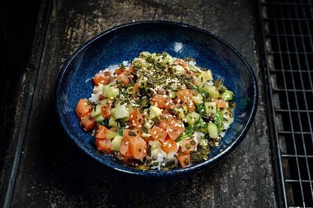 Поке с форелью