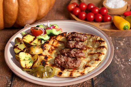 Мини-бифштексы с картофелем