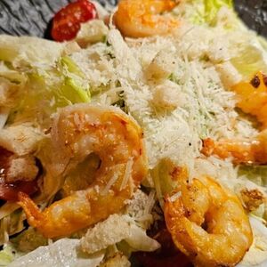 Цезарь с креветками 