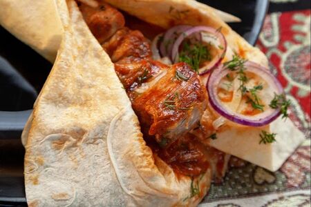 Шашлык в лаваше из куриного филе бедра