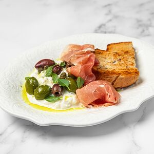 Страчателла с оливками и пармой