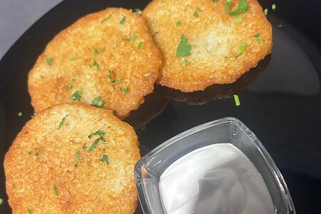 Драники со сметаной