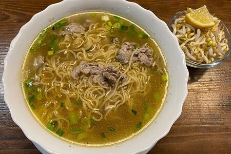 Ми Том Бо с говядиной и яичной лапшой