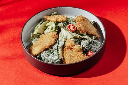 Салат с Хрустящей Курочкой Фурай