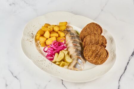 Сельдь с картофелем