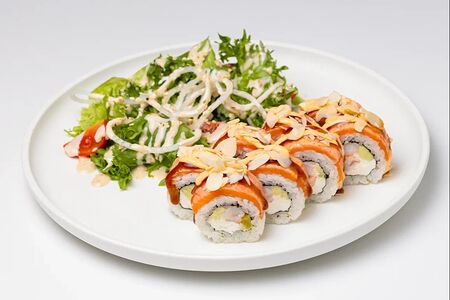 Ролл Сакура с лососем и креветкой 