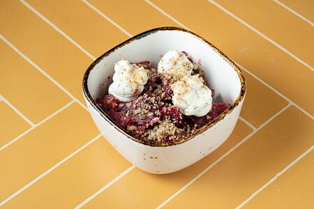 Свекольный салат со сливочным муссом