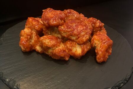 Сочный куриный Бонелесс в соусе Барбекю 