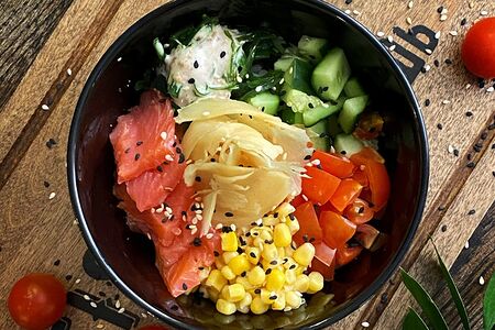 Боул со слабосоленой форелью