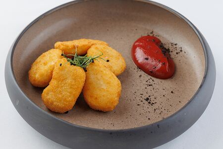 Наггетсы с кетчупом