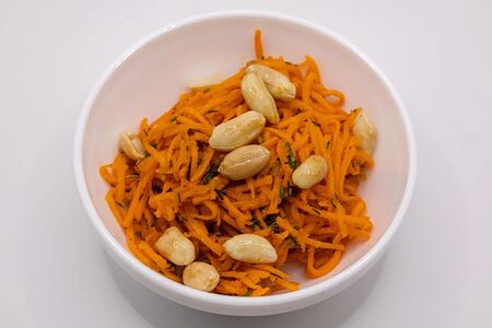 Салат Морковный с арахисом 