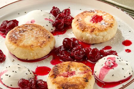 Сырники с клубничным вареньем