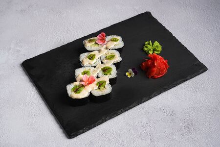 Ролл с огурцом мини